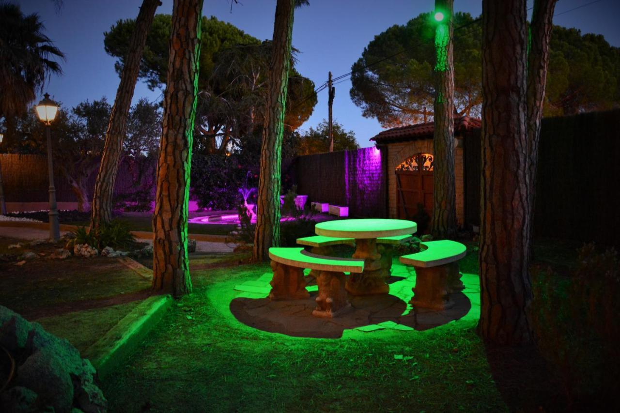 Villa Sitges El Ranch: Beachside Oasis with Pool, Jacuzzi, and Garden Calafell Exterior photo