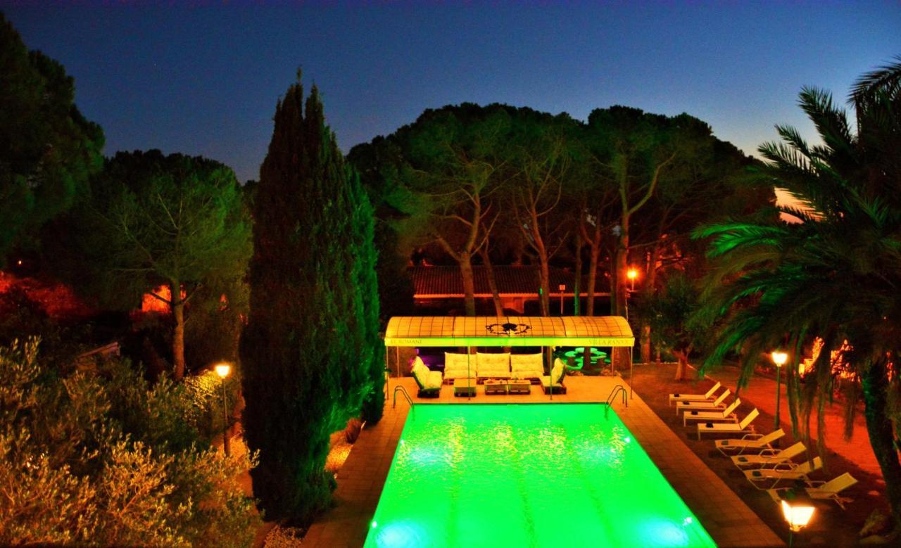 Villa Sitges El Ranch: Beachside Oasis with Pool, Jacuzzi, and Garden Calafell Exterior photo
