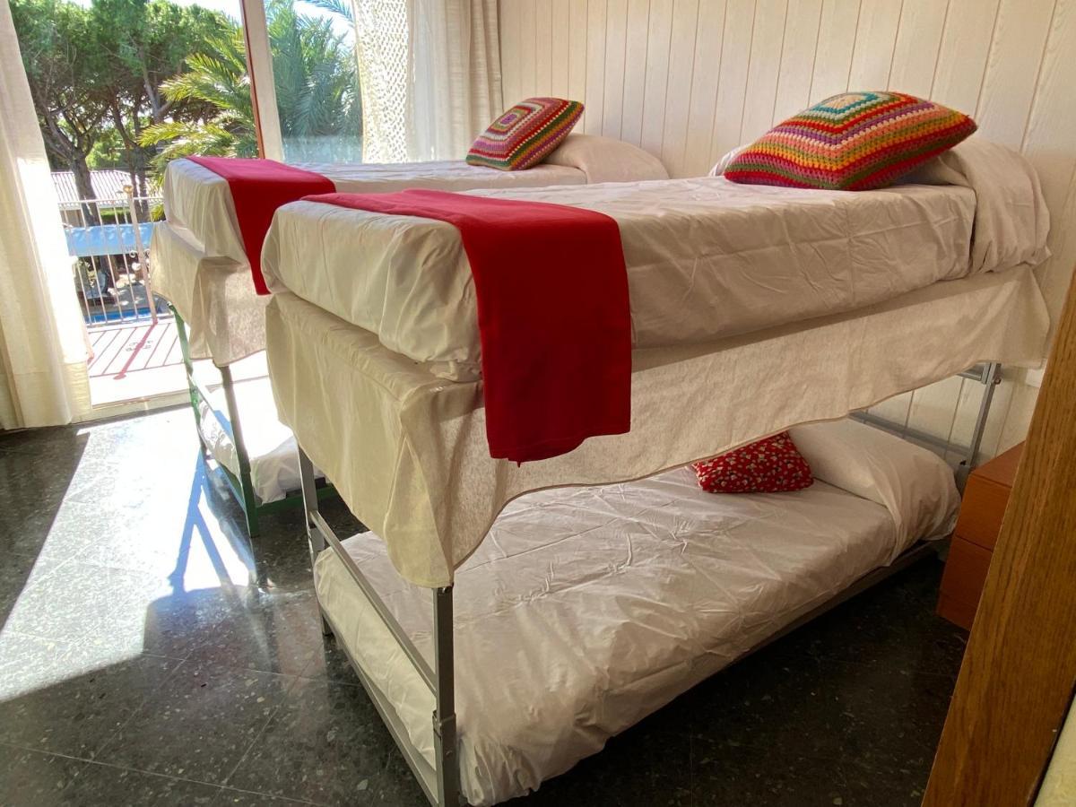 Villa Sitges El Ranch: Beachside Oasis with Pool, Jacuzzi, and Garden Calafell Exterior photo